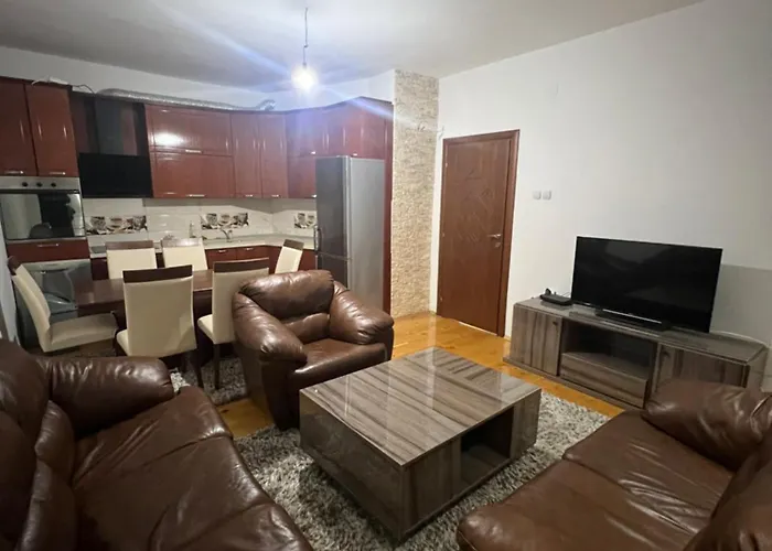 Central Luxe Apartment