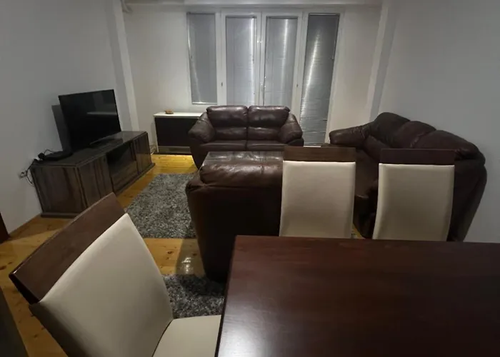 Central Luxe Apartment